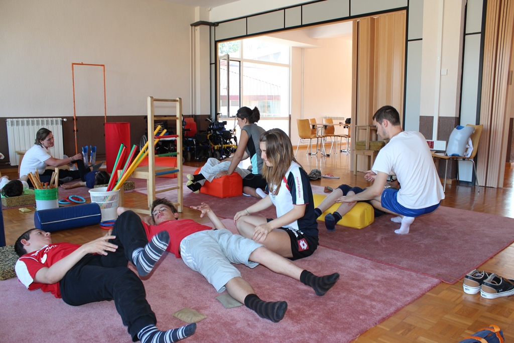 ASPACE E IBERCAJA RENUEVAN EL CONVENIO DE COLABORACIÓN QUE FACILITA LA REHABILITACIÓN DE LAS PERSONAS CON PARÁLISIS CEREBRAL Y SUS FAMILIAS.